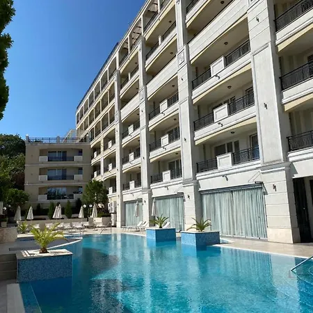 Appartamento Private By The Sea With A Large Terrace In Hotel!
