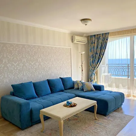 Private By The Sea With A Large Terrace In Hotel! Appartamento