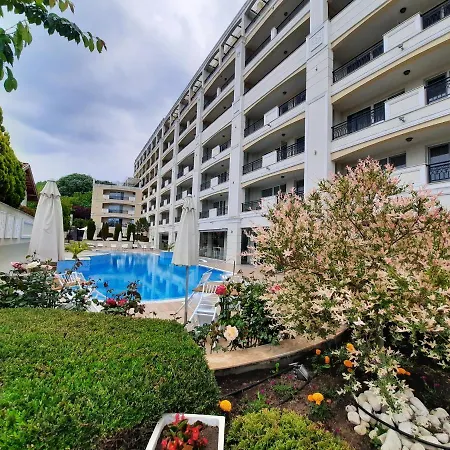 Private By The Sea With A Large Terrace In Hotel! Апартаменты